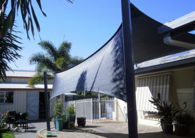 Vertical return shade sail - Z16 Black with Black